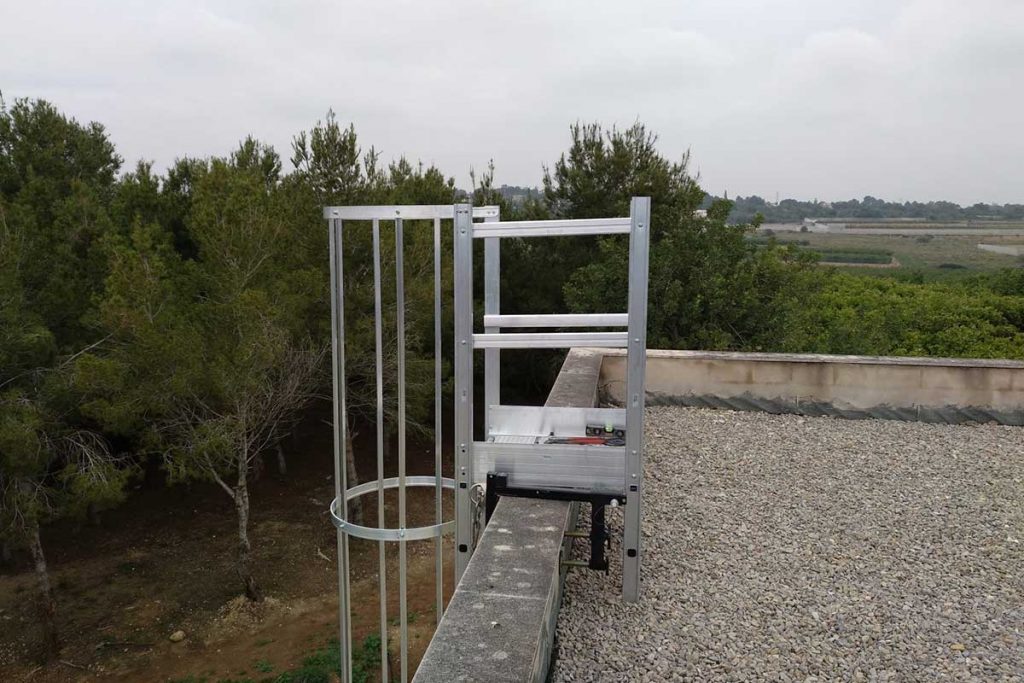 escaleras de acceso vertical