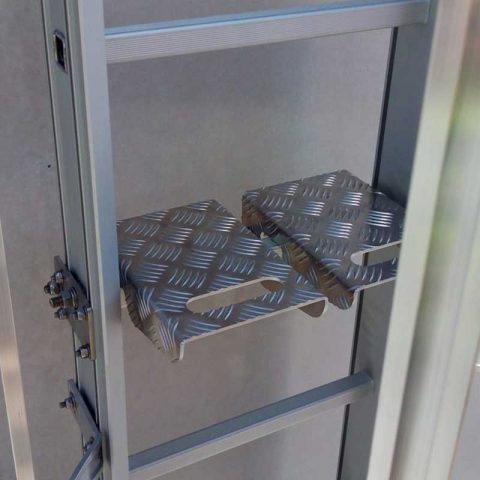 Escalera acceso cubierta