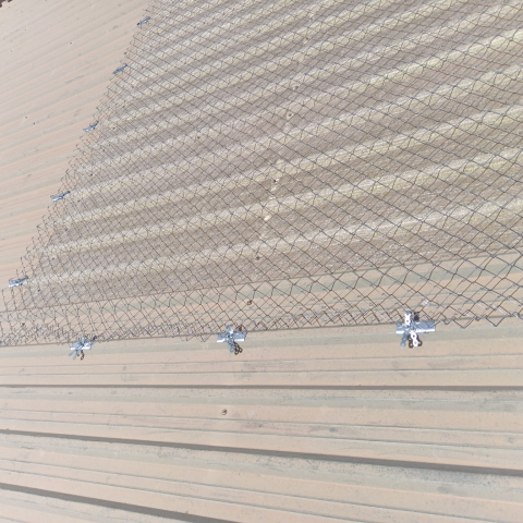 Sistema de seguridad en cubierta con protección de lucernarios