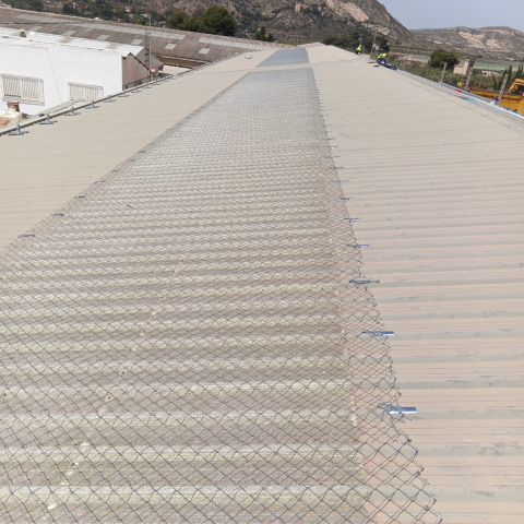 Detalle de protección colectiva en lucernarios de cubierta