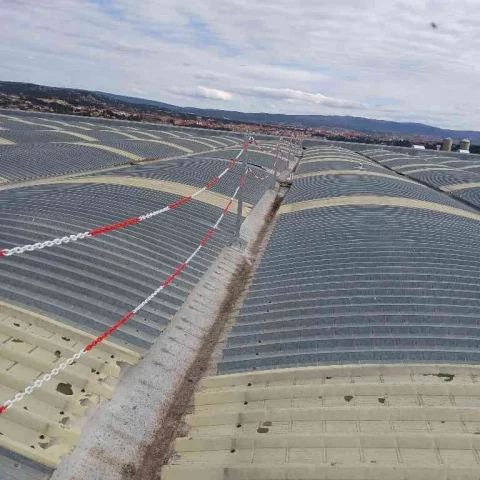 Instalación de Línea de Vida RoofAngel y Protección de Lucernarios