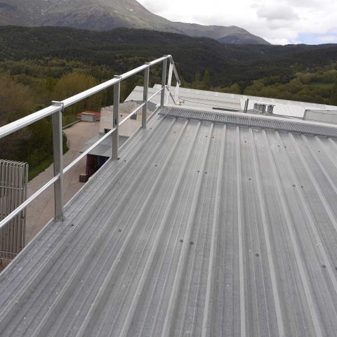 protecciones anticaídas para evitar accidente laboral